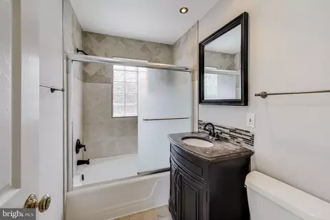 Bath - 5300 Easton Dr, Springfield, VA 22151 photo 1 of 1