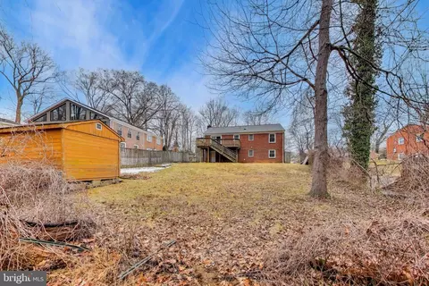 Exterior - 5300 Easton Dr, Springfield, VA 22151 photo 8 of 9