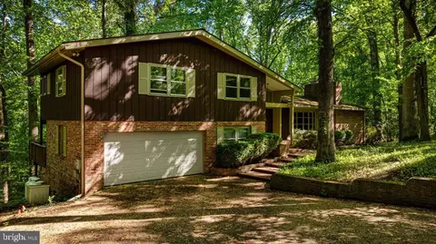 Exterior - 7818 Georgetown Pike, Mclean, VA 22102 photo 6 of 15