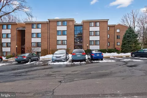 1407 Northgate Sq #7/2C, Reston, VA 20190