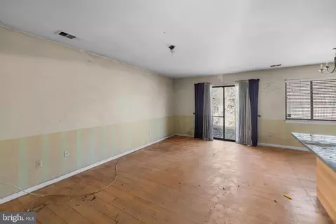 Living - 11308 Geddys Ct, Reston, VA 20191 photo 1 of 2