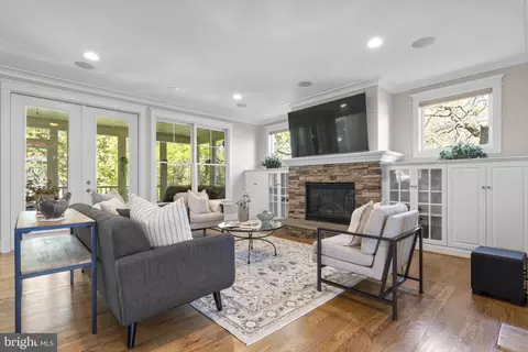 7602 Virginia Ln, Falls Church, VA 22043