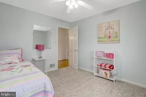 Bedroom - 8816 Victoria Rd, Springfield, VA 22151 photo 10 of 14