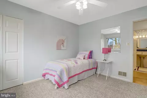 Bedroom - 8816 Victoria Rd, Springfield, VA 22151 photo 9 of 14