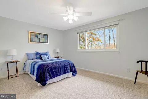 Bedroom - 8816 Victoria Rd, Springfield, VA 22151 photo 4 of 14