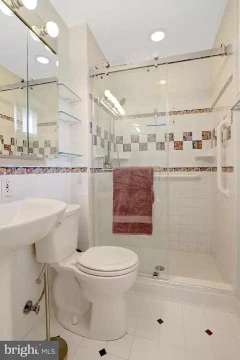 Bath - 8816 Victoria Rd, Springfield, VA 22151 photo 2 of 4