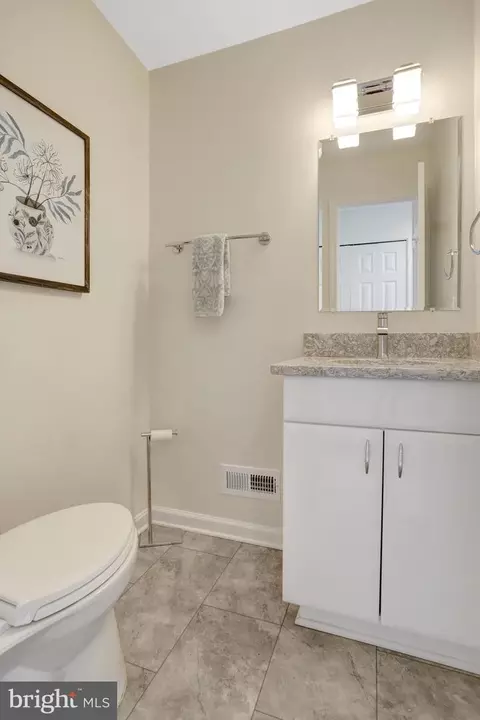 Bath - 8816 Victoria Rd, Springfield, VA 22151 photo 4 of 4