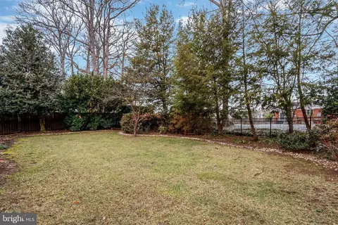 Exterior - 8816 Victoria Rd, Springfield, VA 22151 photo 3 of 11