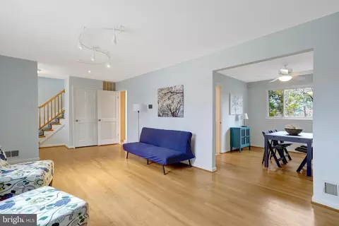Living - 8816 Victoria Rd, Springfield, VA 22151 photo 9 of 10