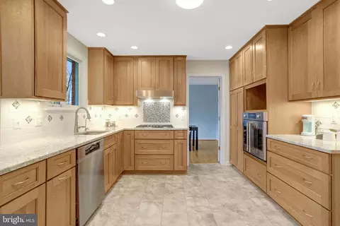 Kitchen - 8816 Victoria Rd, Springfield, VA 22151 photo 2 of 7
