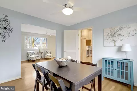 Dining - 8816 Victoria Rd, Springfield, VA 22151 photo 5 of 6
