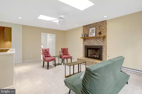 Living - 8816 Victoria Rd, Springfield, VA 22151 photo 2 of 10