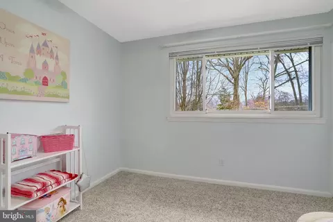 Bedroom - 8816 Victoria Rd, Springfield, VA 22151 photo 11 of 14