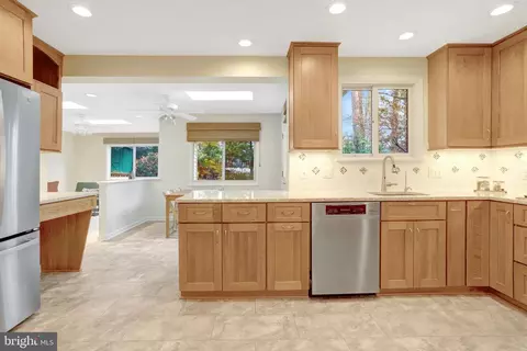 Kitchen - 8816 Victoria Rd, Springfield, VA 22151 photo 6 of 7