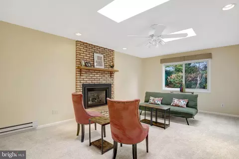 Living - 8816 Victoria Rd, Springfield, VA 22151 photo 1 of 10