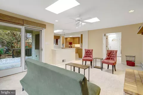 Living - 8816 Victoria Rd, Springfield, VA 22151 photo 3 of 10