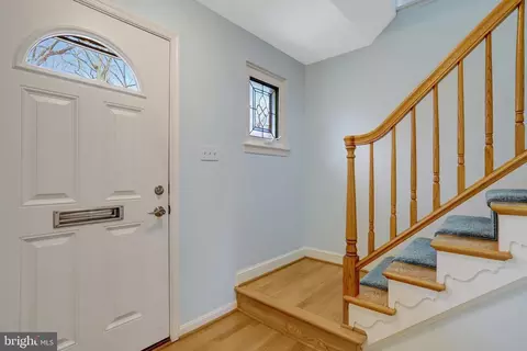 Entry Way - 8816 Victoria Rd, Springfield, VA 22151 photo 5 of 7