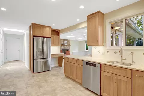 Kitchen - 8816 Victoria Rd, Springfield, VA 22151 photo 4 of 7