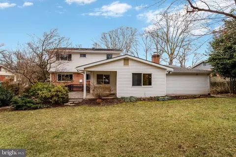 Exterior - 8816 Victoria Rd, Springfield, VA 22151 photo 4 of 11