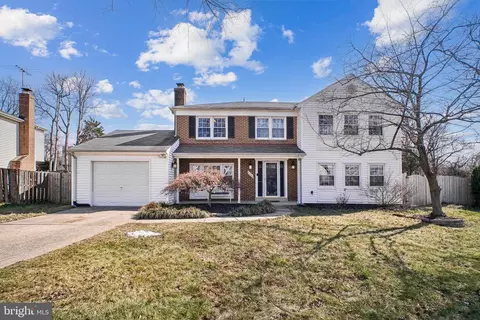 2205 Herman Ct, Herndon, VA 20170