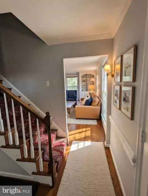 Entry Way - 1006 Kimberwicke Rd, Mclean, VA 22102 photo 2 of 7