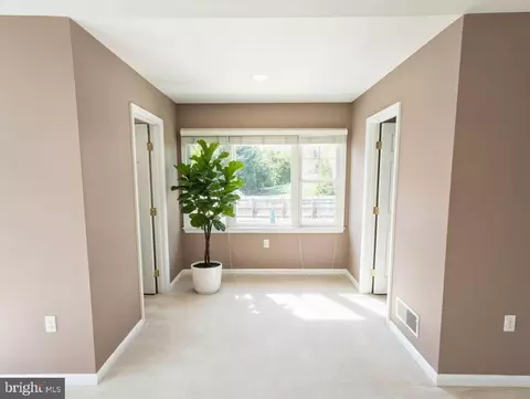 Entry Way - 1006 Kimberwicke Rd, Mclean, VA 22102 photo 5 of 7