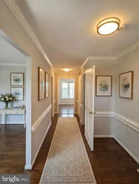 Entry Way - 1006 Kimberwicke Rd, Mclean, VA 22102 photo 3 of 7