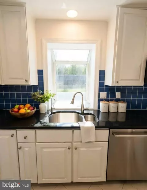 Kitchen - 1006 Kimberwicke Rd, Mclean, VA 22102 photo 3 of 4