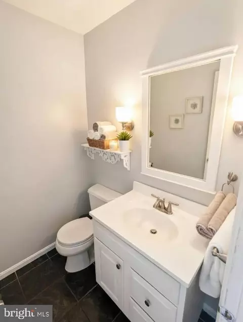 Bath - 1006 Kimberwicke Rd, Mclean, VA 22102 photo 1 of 4