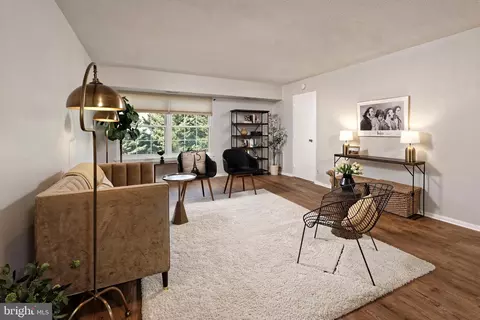 Living - 7640 Tremayne #202, Mclean, VA 22102 photo 2 of 2