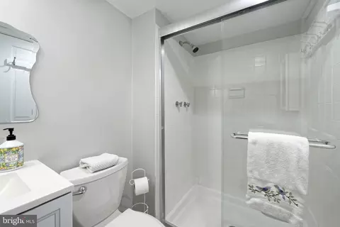 Bath - 7640 Tremayne #202, Mclean, VA 22102 photo 1 of 3