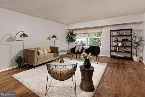 Living - 7640 Tremayne #202, Mclean, VA 22102 photo 1 of 2