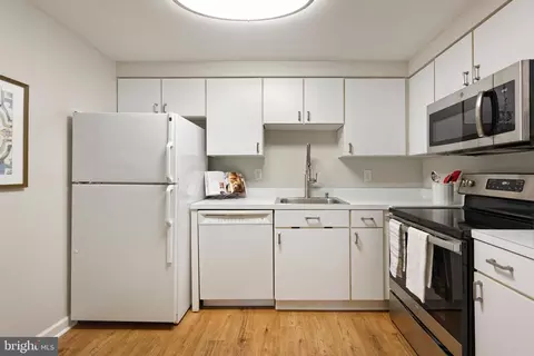 Kitchen - 7640 Tremayne #202, Mclean, VA 22102 photo 1 of 2