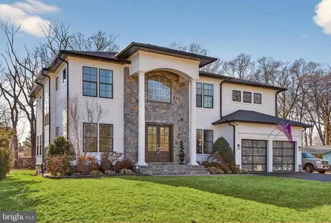 7726 Schelhorn Rd, Alexandria, VA 22306
