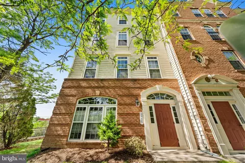 5725 Callcott Way #P, Alexandria, VA 22312
