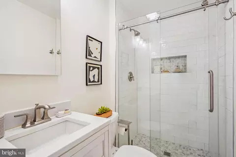 Bath - 1605 Dunterry Pl, Mclean, VA 22101 photo 1 of 2