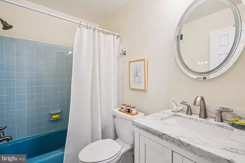 Bath - 1605 Dunterry Pl, Mclean, VA 22101 photo 2 of 2