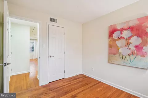 Entry Way - 1605 Dunterry Pl, Mclean, VA 22101 photo 3 of 4
