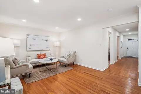 Entry Way - 1605 Dunterry Pl, Mclean, VA 22101 photo 1 of 4