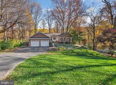 10223 Cedar Pond Dr, Vienna, VA 22182
