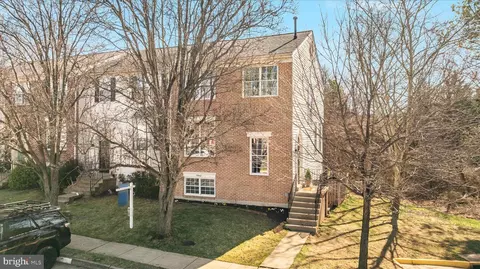 5847 Belcher Farm Dr, Centreville, VA 20120
