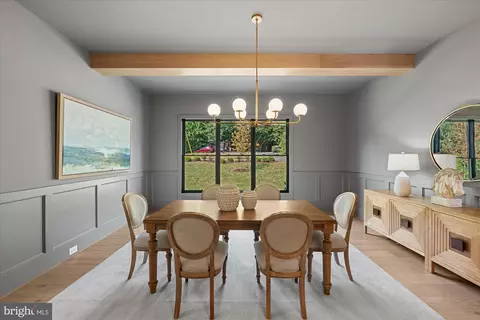 Dining - 1701 Briar Ridge Rd, Mclean, VA 22101 photo 2 of 7