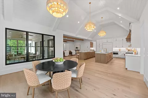 Dining - 1701 Briar Ridge Rd, Mclean, VA 22101 photo 7 of 7