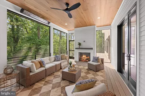 Exterior - 1701 Briar Ridge Rd, Mclean, VA 22101 photo 17 of 38