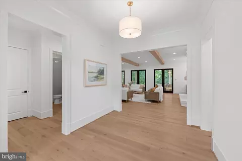 Entry Way - 1701 Briar Ridge Rd, Mclean, VA 22101 photo 10 of 22