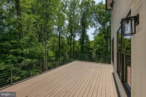 Exterior - 1701 Briar Ridge Rd, Mclean, VA 22101 photo 20 of 38