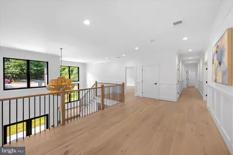 Entry Way - 1701 Briar Ridge Rd, Mclean, VA 22101 photo 16 of 22