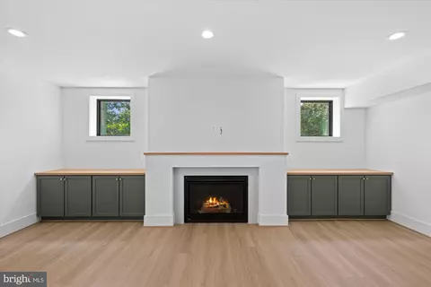 Living - 1701 Briar Ridge Rd, Mclean, VA 22101 photo 9 of 9