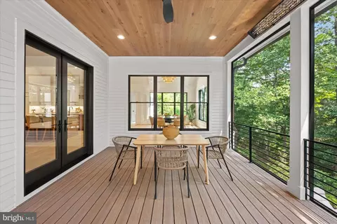 Exterior - 1701 Briar Ridge Rd, Mclean, VA 22101 photo 19 of 38