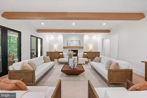 Living - 1701 Briar Ridge Rd, Mclean, VA 22101 photo 5 of 9